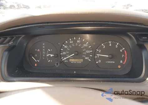 2001 Toyota Camry Le z USA, uszkodzony, nr VIN 4T1BG22K61U017311